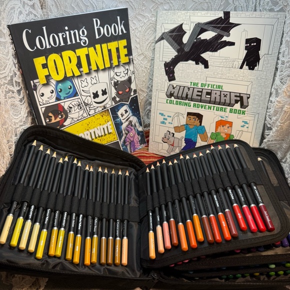 Castle Art Supplies 120 Colored Pencils with Zipper | Quality Soft Coloured - Picture 1 of 11